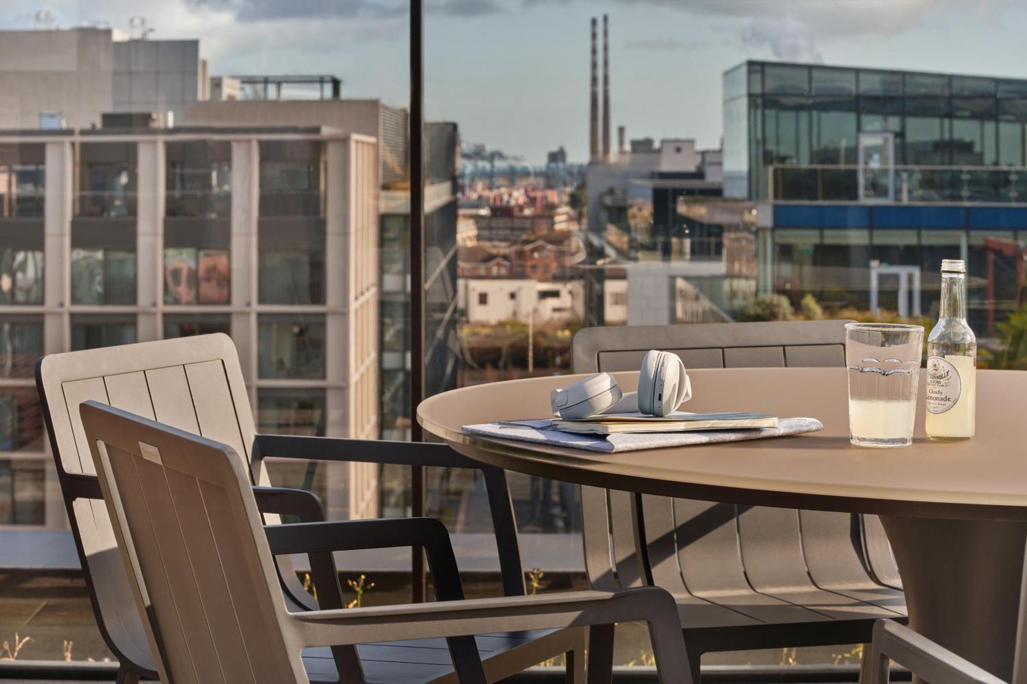 Britain Quay, Sonder Apartments By Marriott Bonvoy ดับลิน ภายนอก รูปภาพ